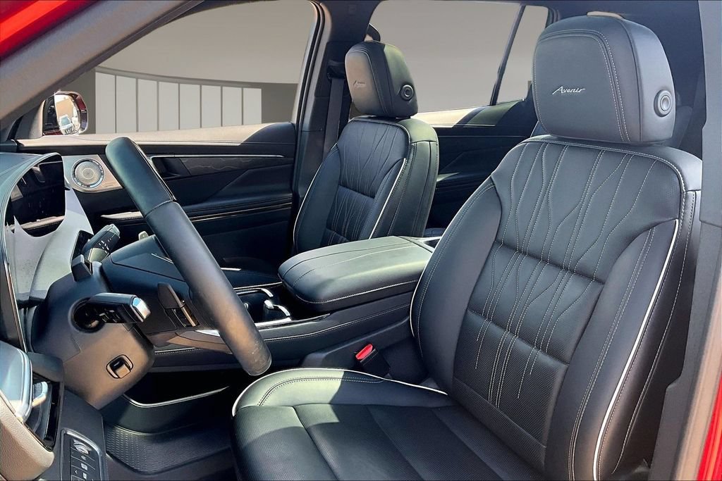 Used 2025 Buick Enclave Avenir w/ Super Cruise Package FWD image 27