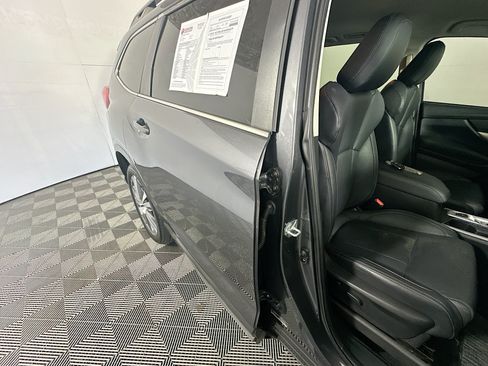 Used 2022 Subaru Ascent Limited AWD/4WD image 28