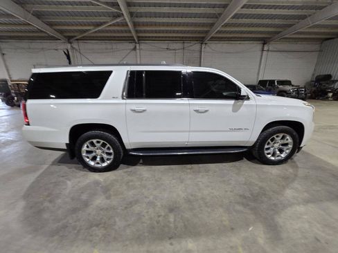 Used 2019 GMC Yukon XL SLT w/ Open Road Package AWD/4WD image 14