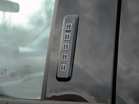 Used 2024 Ford F150 XLT image 8