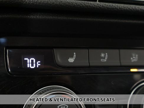 Used 2022 Volkswagen Taos SEL image 7