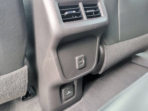 Used 2023 Chevrolet Equinox RS AWD/4WD image 36