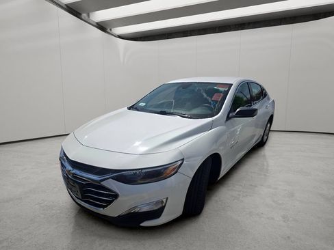 Used 2023 Chevrolet Malibu LS FWD image 2