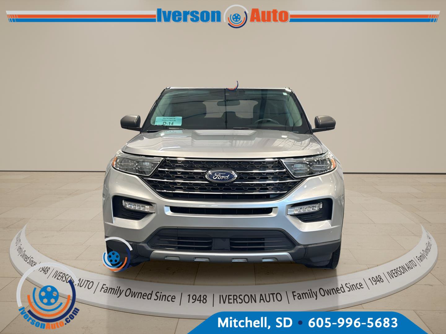 Used 2024 Ford Explorer XLT w/ Equipment Group 202A AWD/4WD image 3