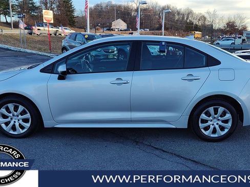 Used 2020 Toyota Corolla LE image 6