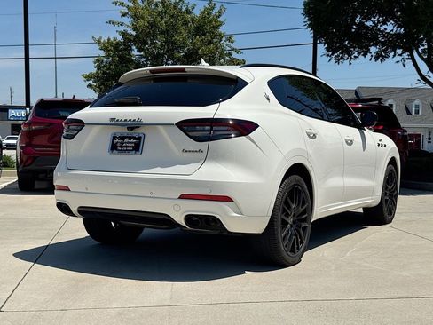 Used 2022 Maserati Levante GT AWD/4WD image 8