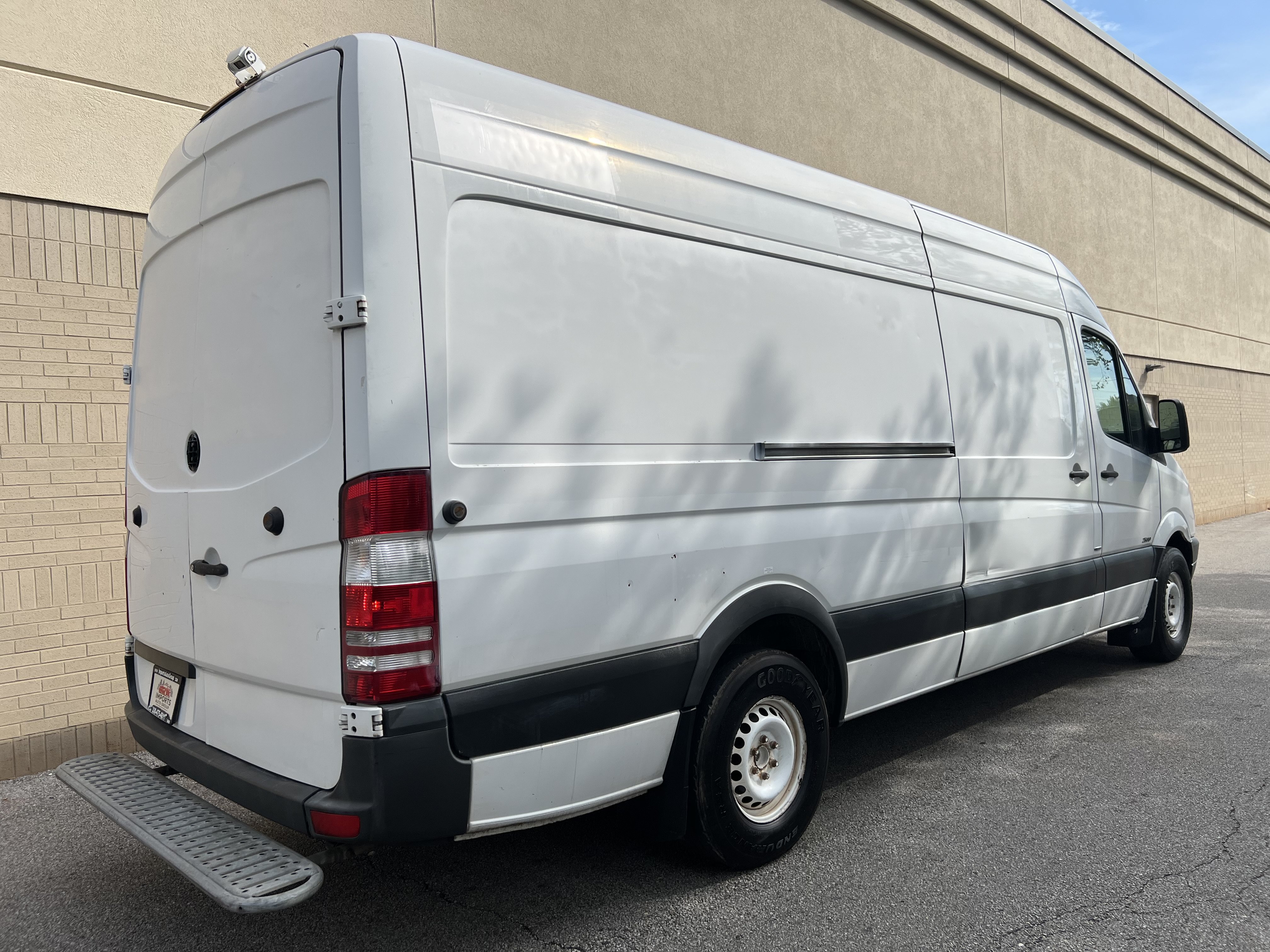 Used 2011 Mercedes-Benz Sprinter 2500 image 8