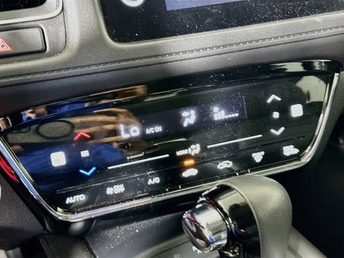 Used 2022 Honda HR-V EX-L image 17