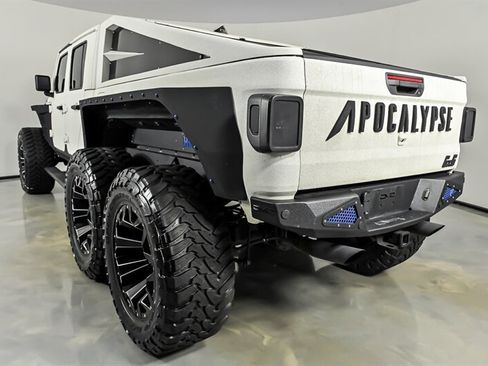 Used 2022 Jeep Gladiator Sport AWD/4WD image 8