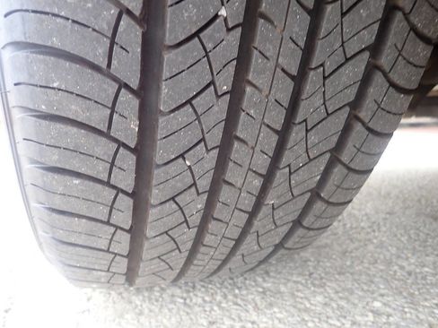 Used 2017 Ford Explorer XLT w/ Equipment Group 202A image 30