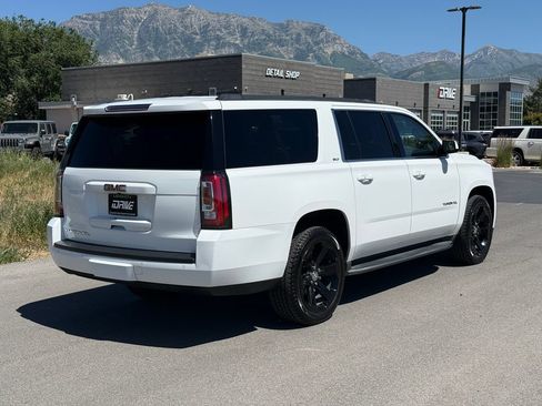 Used 2015 GMC Yukon XL SLT w/ Open Road Package AWD/4WD image 9