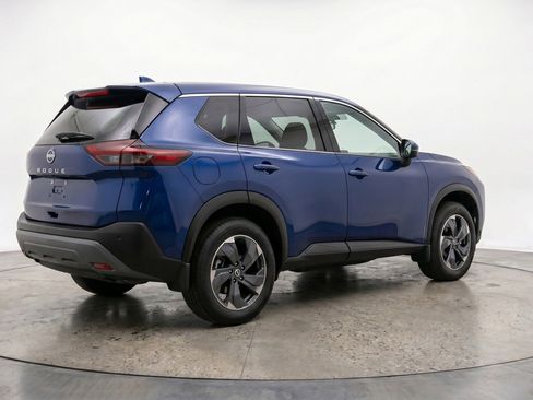 Used 2025 Nissan Rogue SV FWD image 9