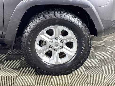 Used 2016 Toyota 4Runner SR5 RWD image 22