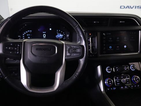 Used 2022 GMC Yukon XL Denali w/ Denali Premium Package AWD/4WD image 24