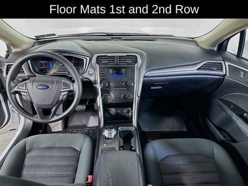 Used 2017 Ford Fusion SE FWD image 17