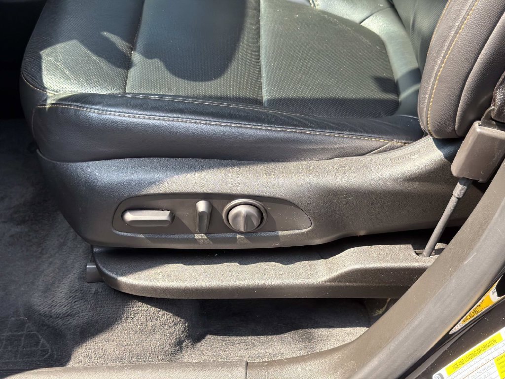 Used 2021 Chevrolet Traverse Premier w/ Redline Edition FWD image 23