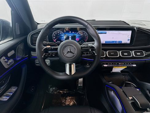 New 2026 Mercedes-Benz GLS 580 4MATIC image 24