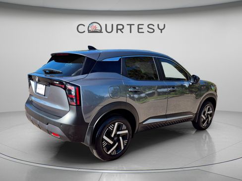 Used 2026 Nissan Kicks SV FWD image 7