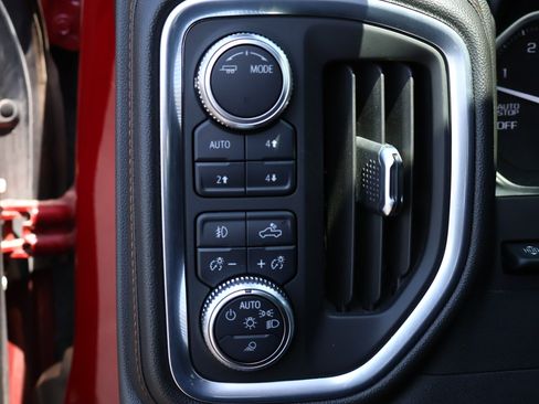 Used 2020 GMC Sierra 1500 AT4 w/ Off-Road Performance Package AWD/4WD image 14
