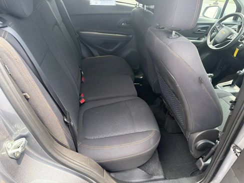 Used 2020 Chevrolet Trax LS w/ Tint and Cruise Package AWD/4WD image 27