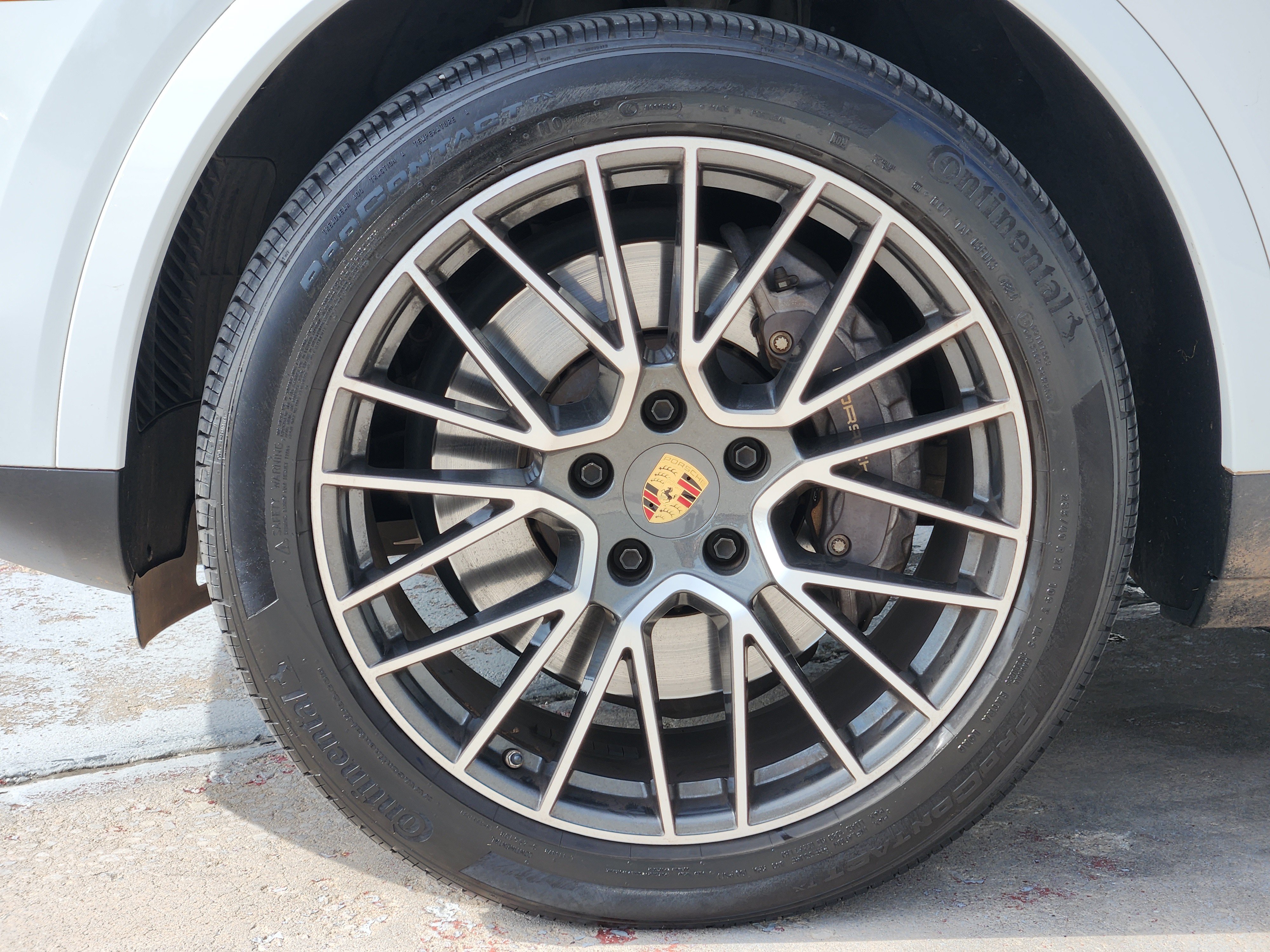 Used 2023 Porsche Cayenne Coupe AWD/4WD image 14