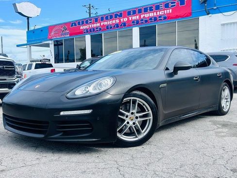 Used 2016 Porsche Panamera 4 AWD/4WD image 1