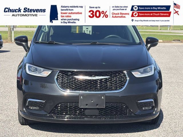 Used 2023 Chrysler Pacifica Touring-L FWD image 3