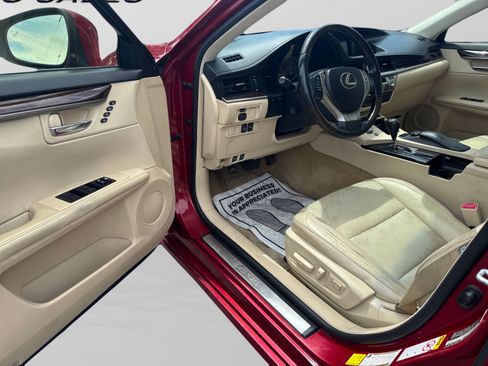 Used 2015 Lexus ES 350 w/ Luxury Package FWD image 9