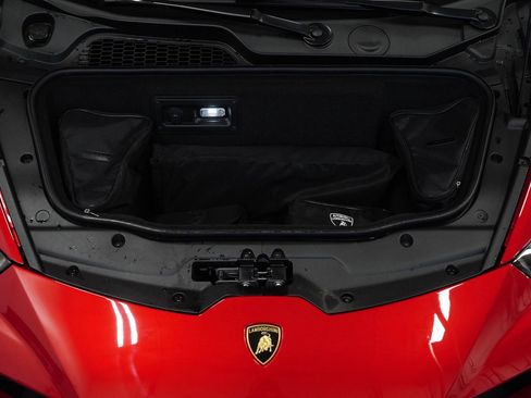 Used 2021 Lamborghini Huracan EVO image 37