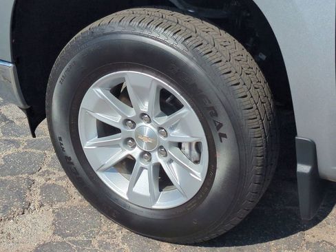 Used 2024 Chevrolet Silverado 1500 LT image 32