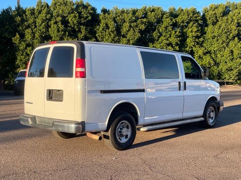 Used 2018 Chevrolet Express 2500 w/ Driver Convenience Package image 3