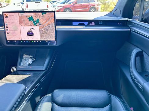 Used 2022 Tesla Model X Plaid image 23