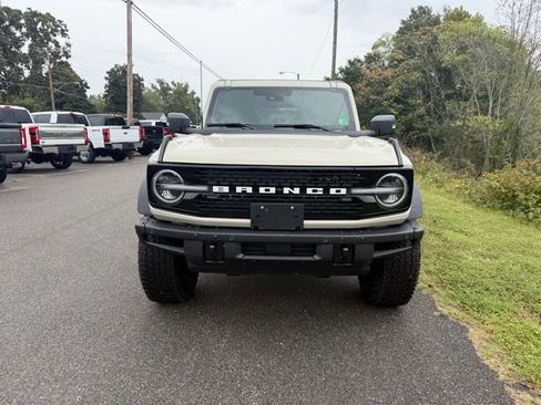 New 2025 Ford Bronco Badlands image 13