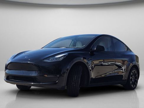 Used 2022 Tesla Model Y Long Range image 20