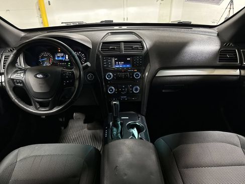 Used 2016 Ford Explorer XLT AWD/4WD image 10