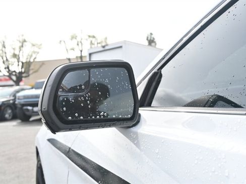 Used 2015 Ford Mustang Coupe image 17