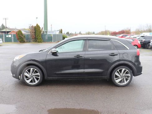 Used 2017 Kia Niro Touring image 8
