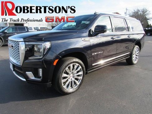 Used 2023 GMC Yukon XL Denali w/ Advanced Technology Package image 1