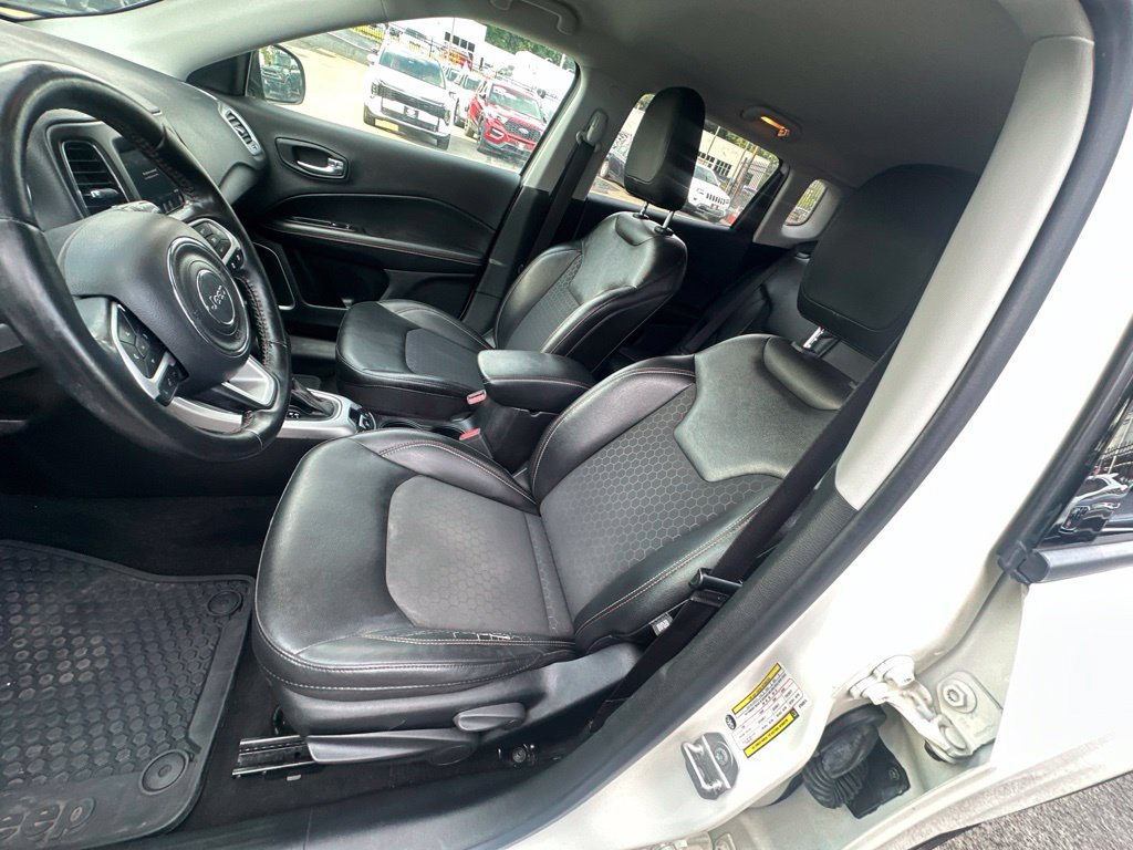 Used 2019 Jeep Compass Latitude w/ Cold Weather Group AWD/4WD image 10