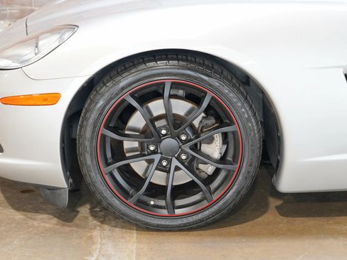 Used 2006 Chevrolet Corvette Convertible w/ Preferred Equipment Group RWD image 58