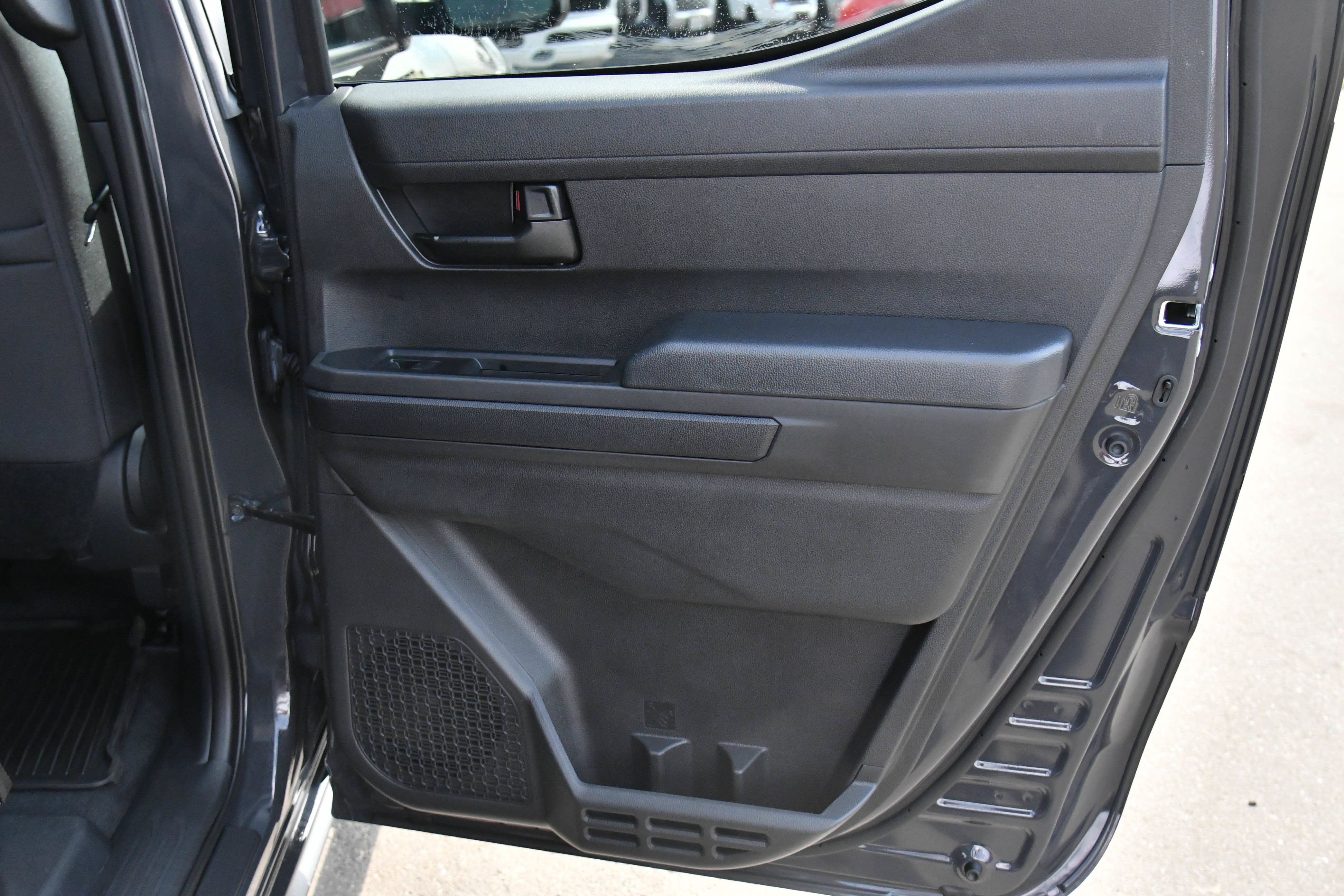 Used 2025 Toyota Tacoma SR5 AWD/4WD image 42