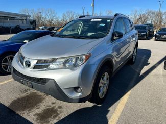 Used 2015 Toyota RAV4 LE video 1