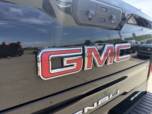 Used 2024 GMC Sierra 1500 Denali w/ Denali Reserve Package AWD/4WD image 8