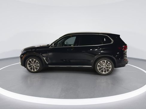 New 2026 BMW X5 xDrive50e image 5