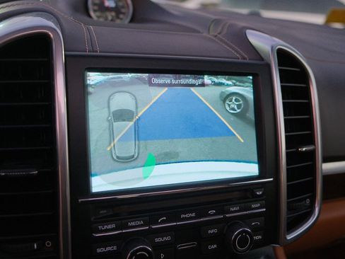 Used 2014 Porsche Cayenne GTS image 22