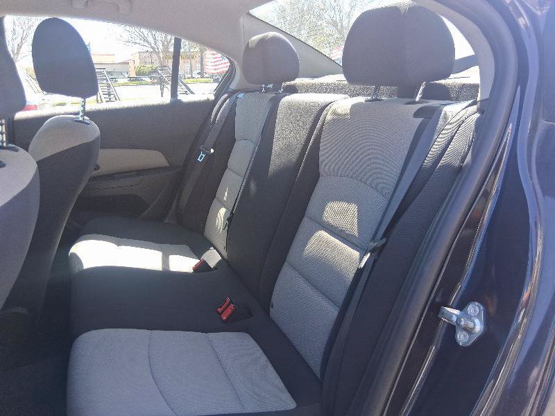 Used 2016 Chevrolet Cruze LS FWD image 17