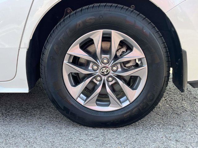 Used 2021 Toyota Sienna XLE FWD image 11