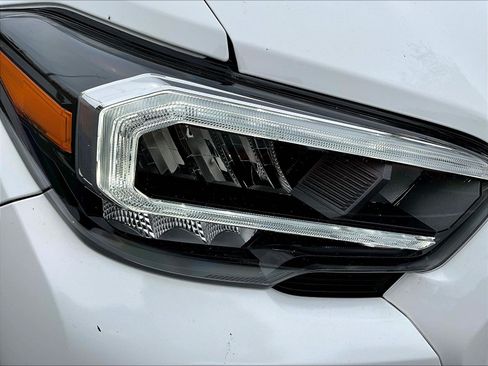 Used 2023 Toyota Tacoma TRD Off-Road AWD/4WD image 33