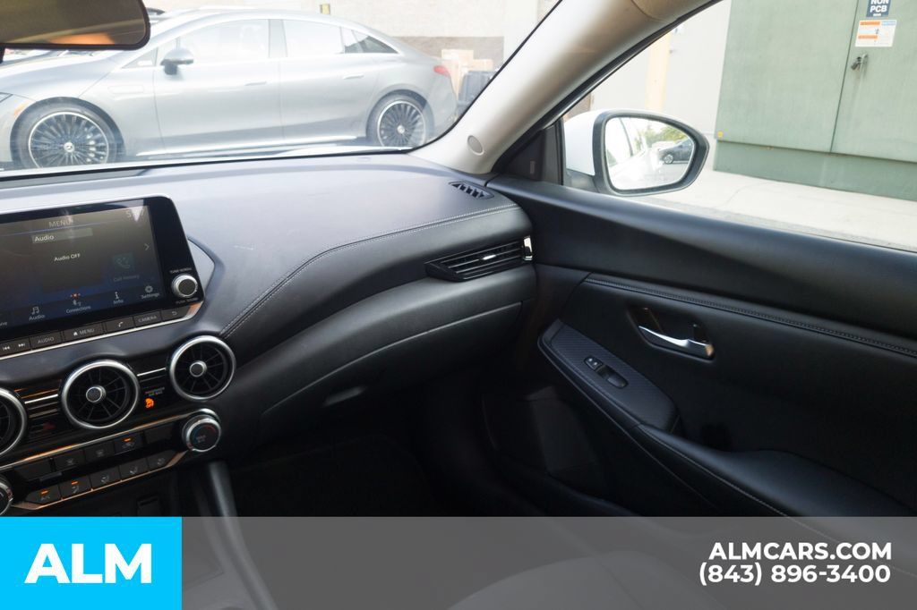 Used 2024 Nissan Sentra SV FWD image 18