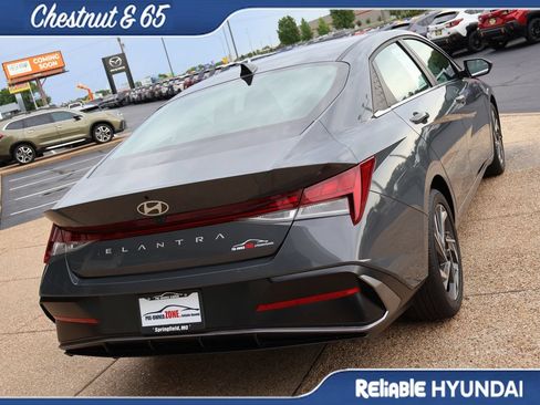 Certified 2024 Hyundai Elantra SEL w/ Convenience Package FWD image 6